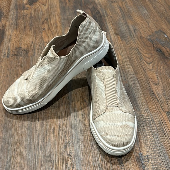 MIA Shoes - MIA sand camo tennis shoes